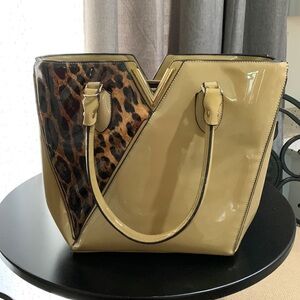 PocketBook, Partial Leopard Print